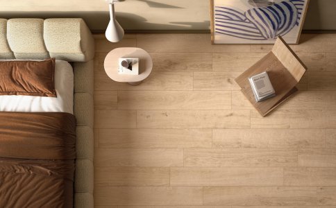 Elle Decor draws inspiration from Alda Merini and celebrates the wood effect Del_Conca_Native_Rovere_Naturale_Bedroom_02 - Ceramica del Conca